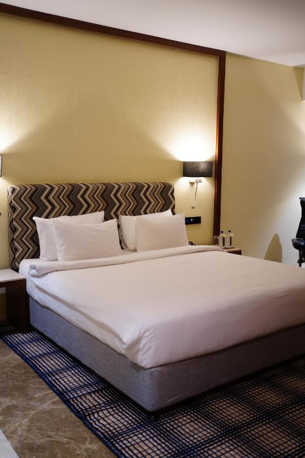 Babylon Capital Hotel Raipur  Ngoại thất bức ảnh