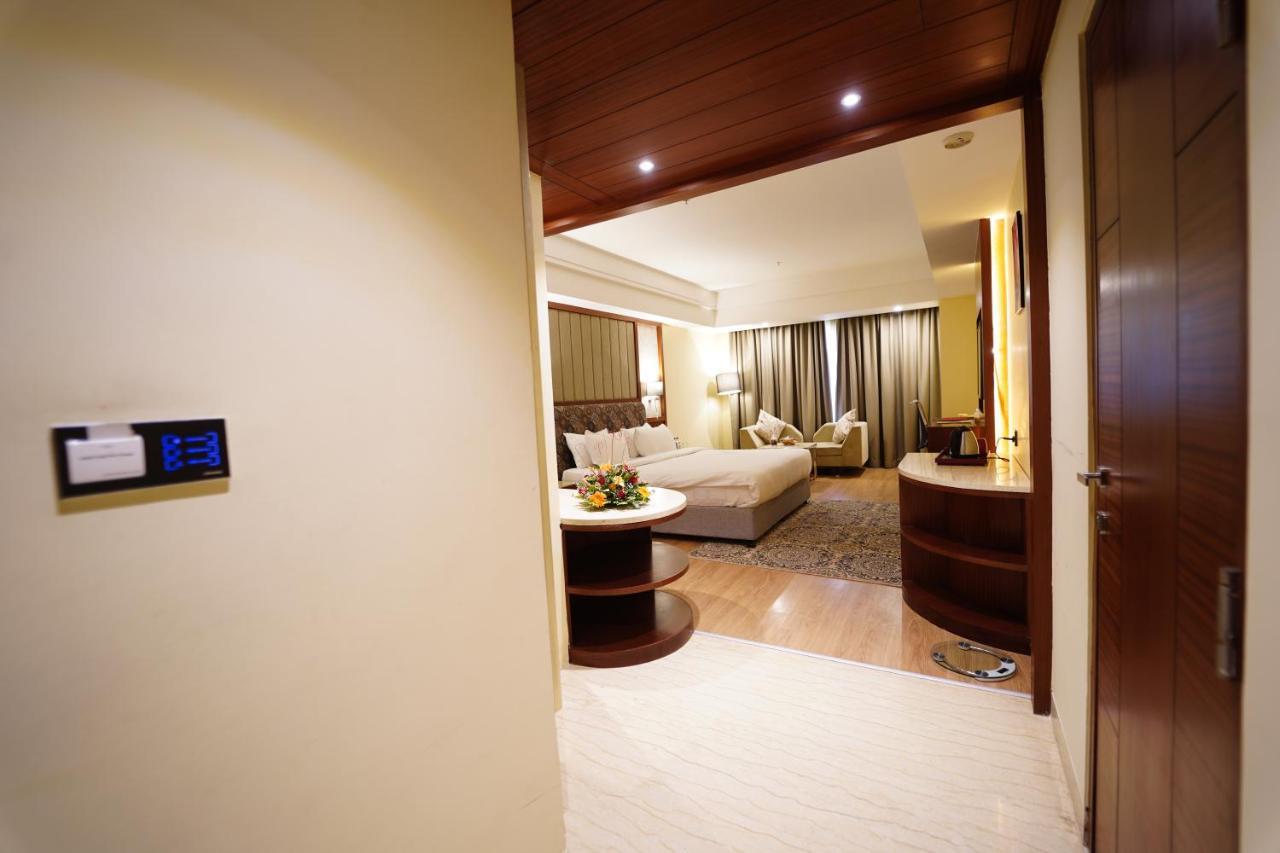 Babylon Capital Hotel Raipur  Ngoại thất bức ảnh