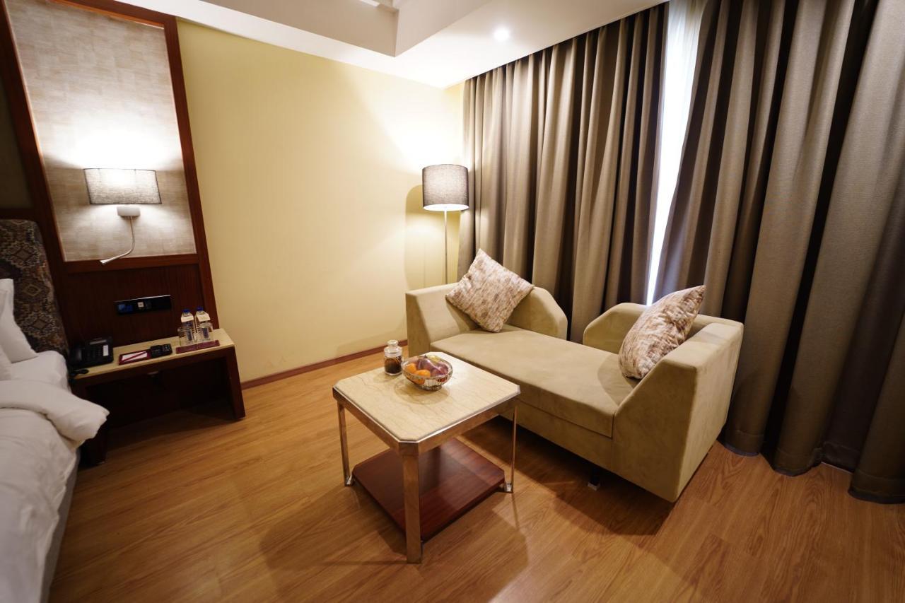 Babylon Capital Hotel Raipur  Ngoại thất bức ảnh