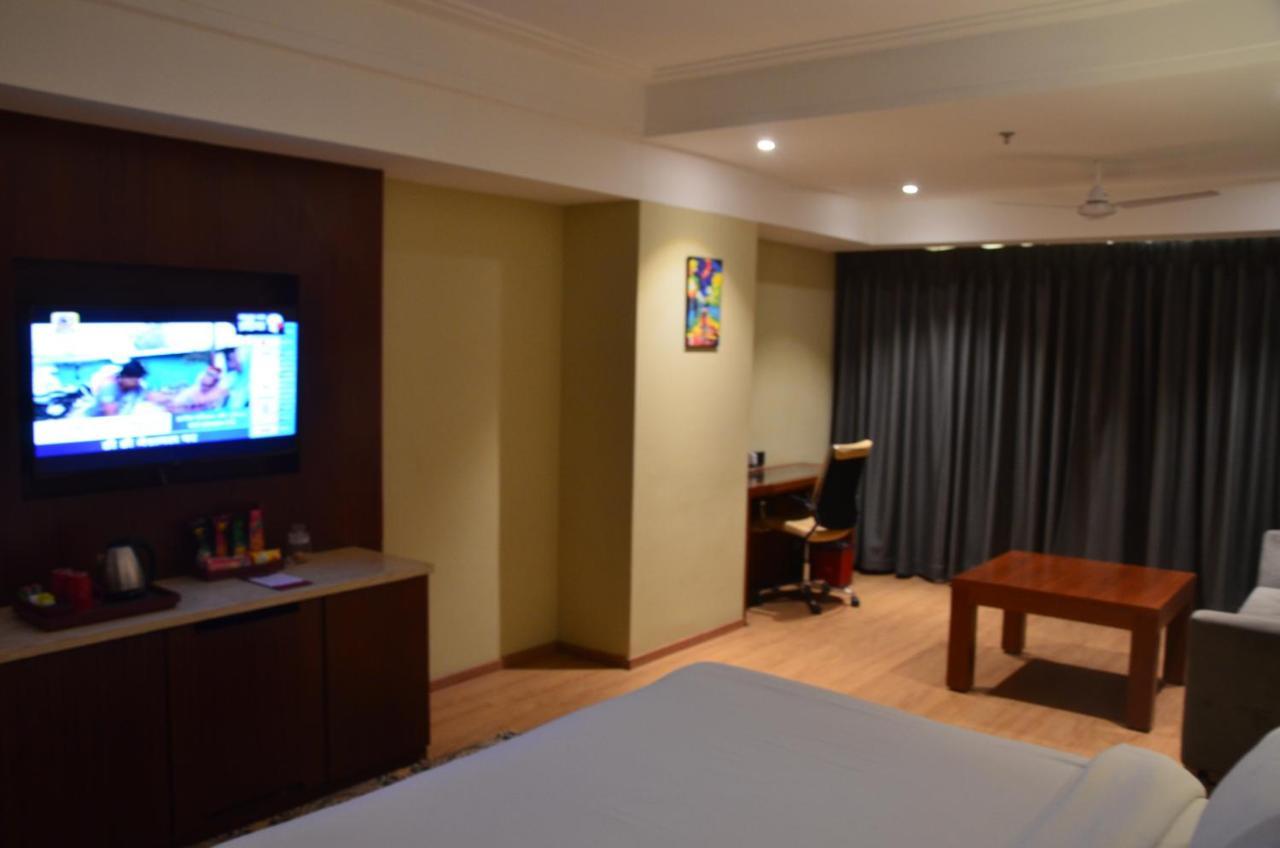 Babylon Capital Hotel Raipur  Ngoại thất bức ảnh