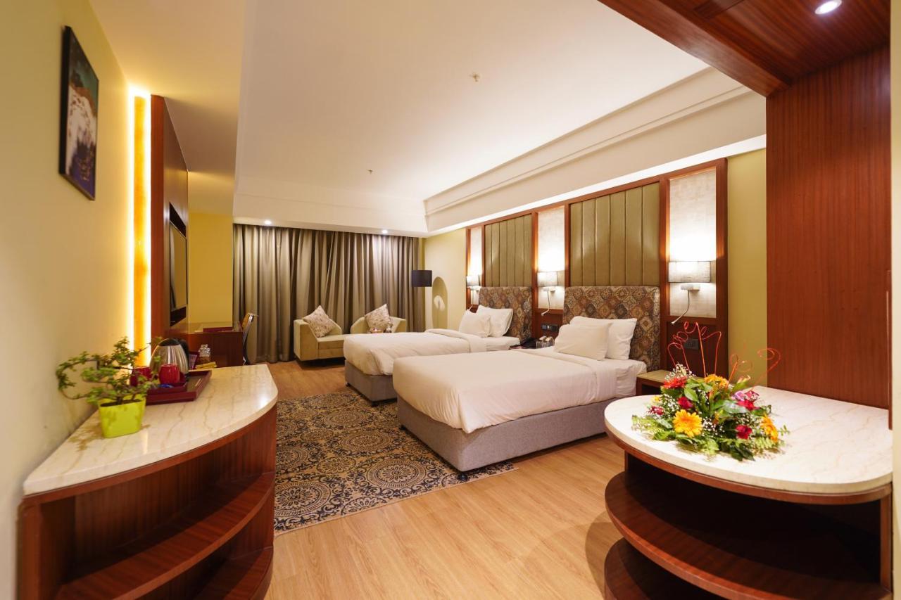 Babylon Capital Hotel Raipur  Ngoại thất bức ảnh
