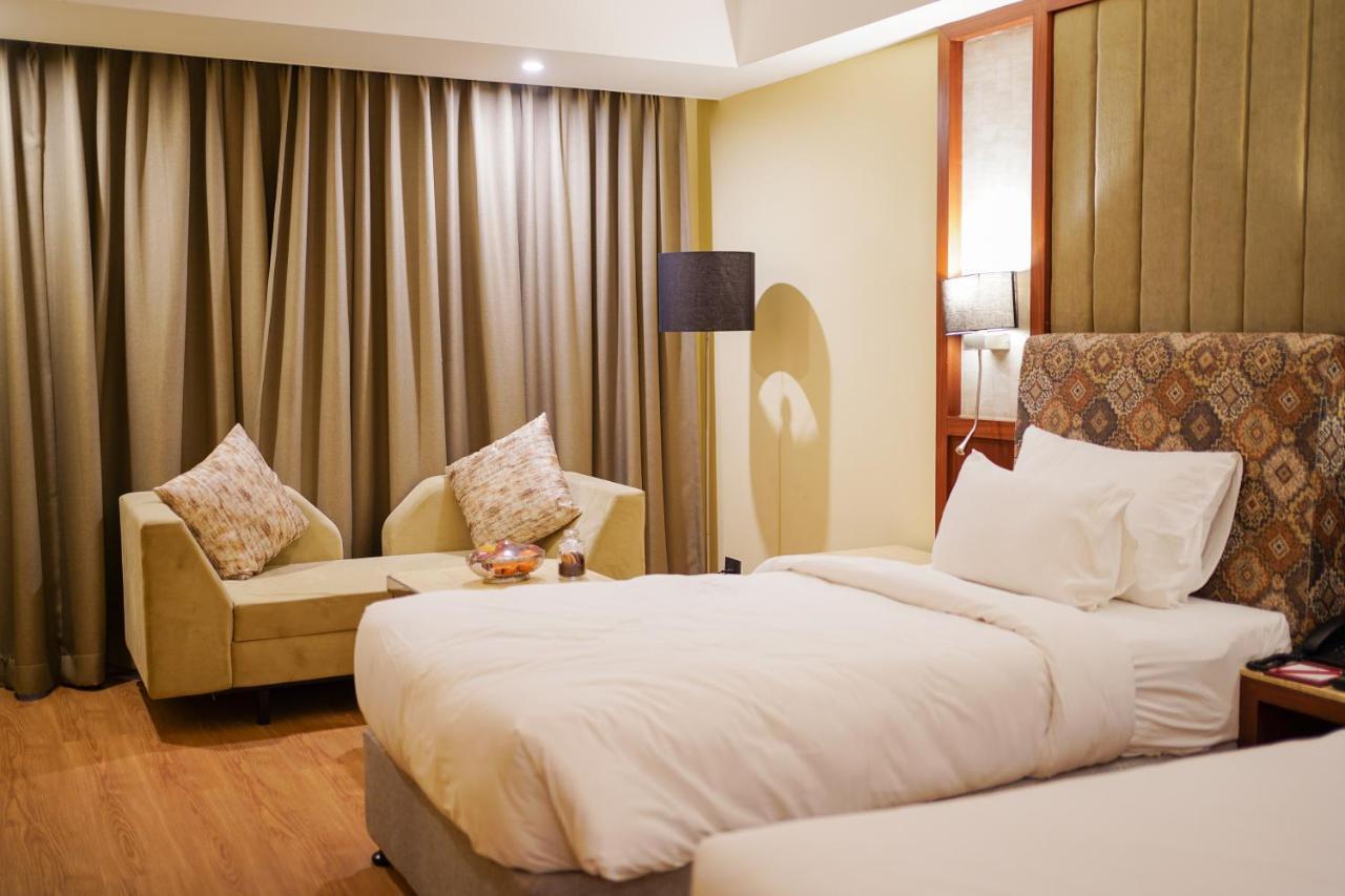 Babylon Capital Hotel Raipur  Ngoại thất bức ảnh