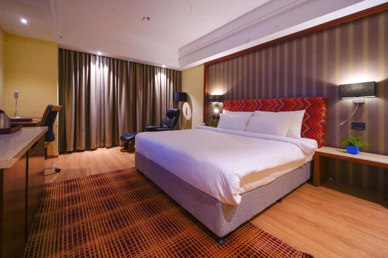 Babylon Capital Hotel Raipur  Ngoại thất bức ảnh