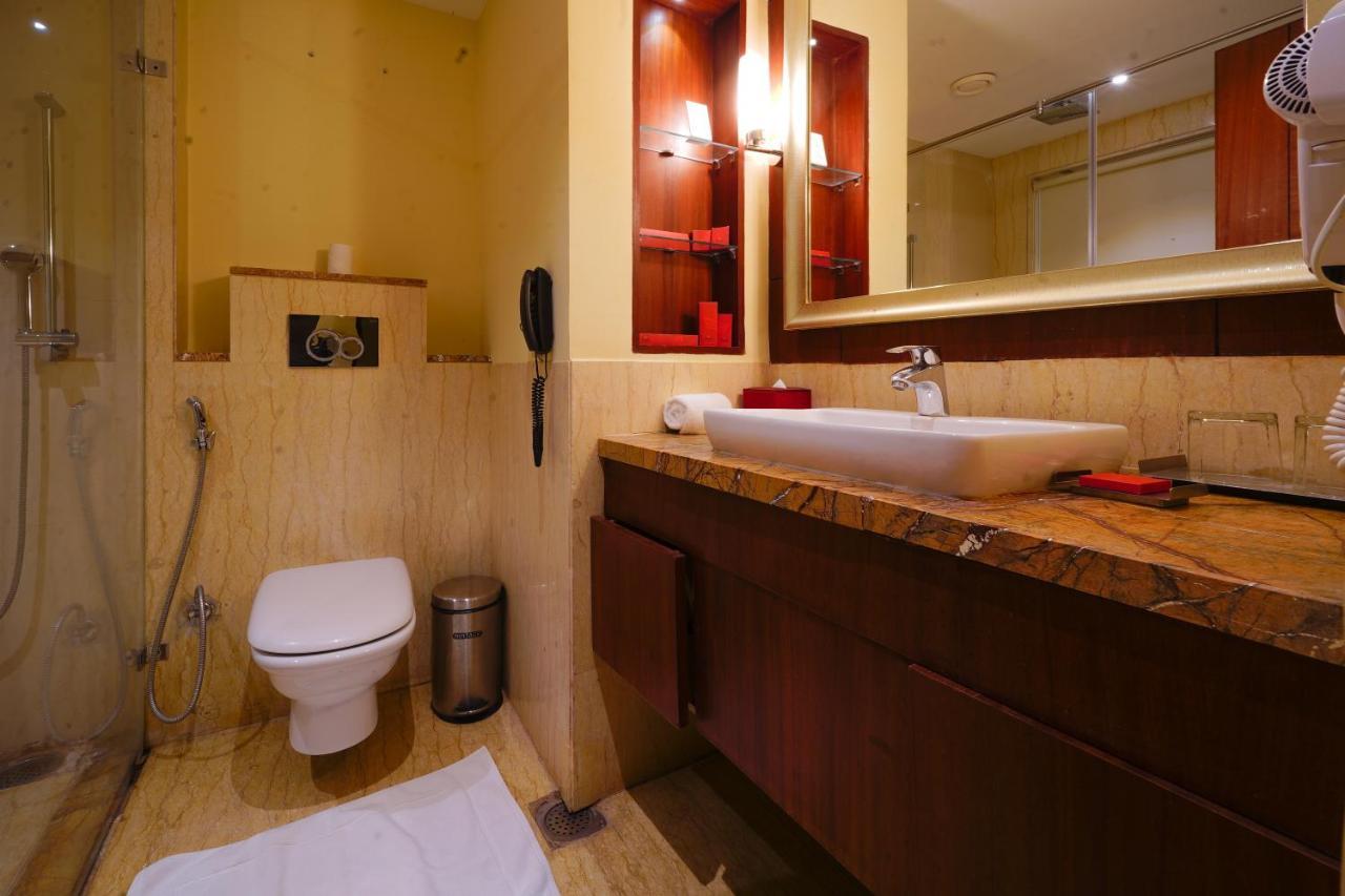 Babylon Capital Hotel Raipur  Ngoại thất bức ảnh